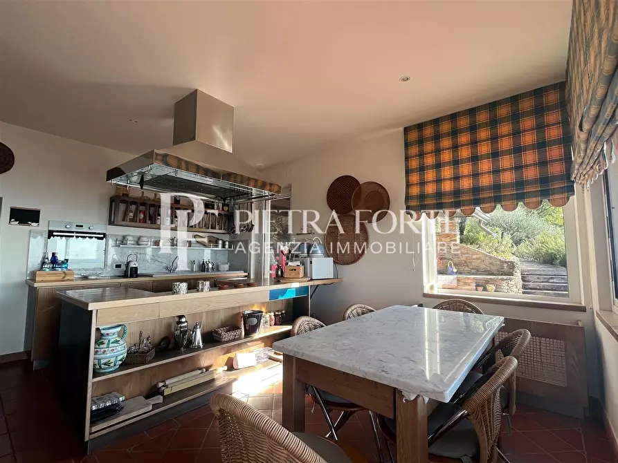 Immagine 24 di Villa in vendita  a Pietrasanta