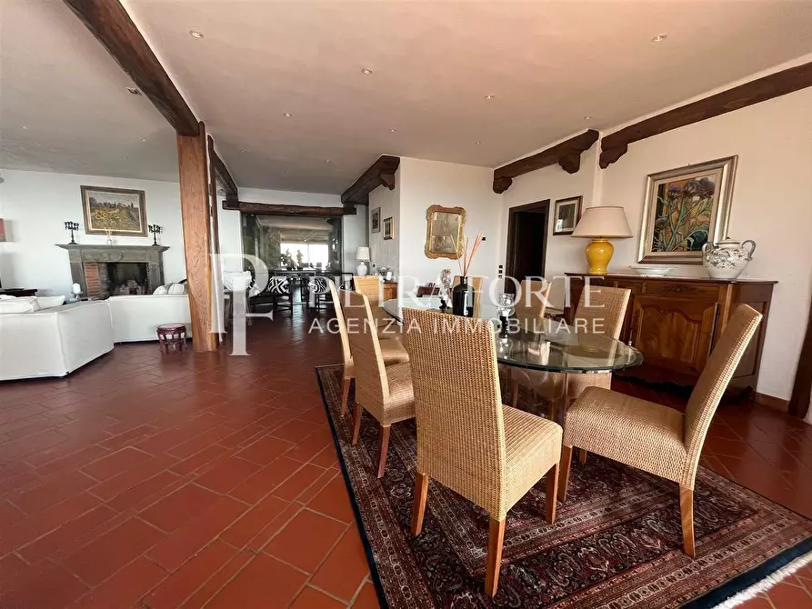 Immagine 20 di Villa in vendita  a Pietrasanta