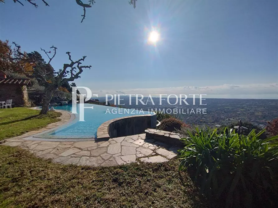 Immagine 25 di Villa in vendita  a Pietrasanta
