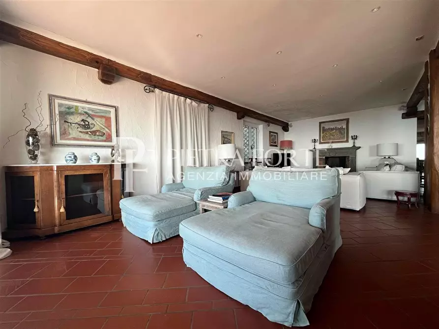 Immagine 21 di Villa in vendita  a Pietrasanta