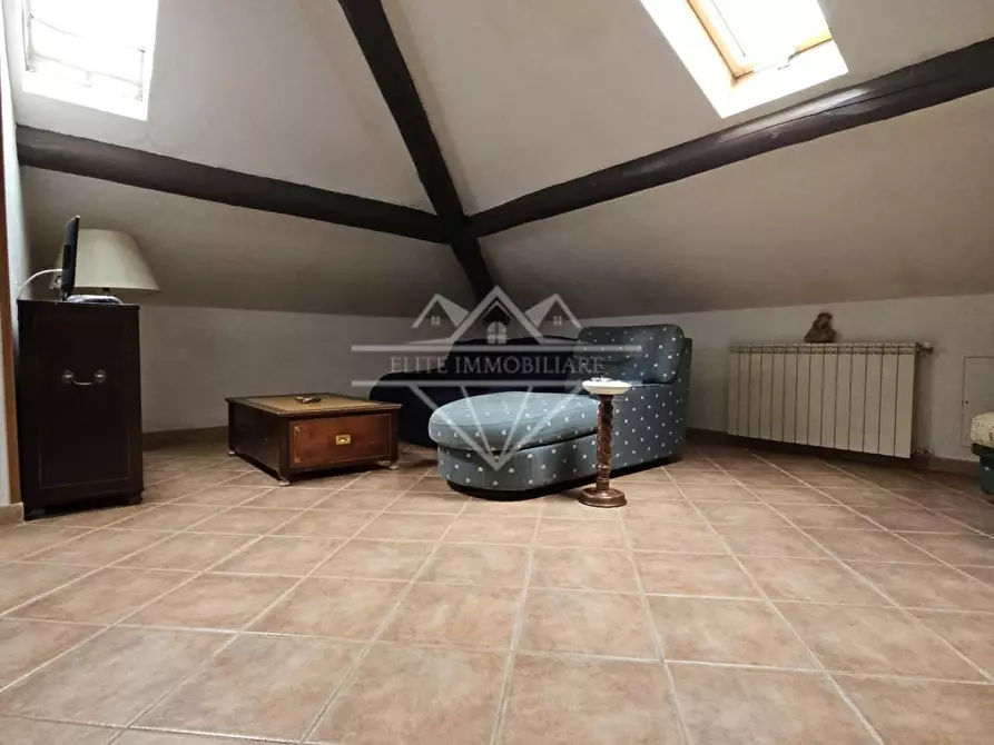 Immagine 12 di Casa indipendente in vendita  a Carrara