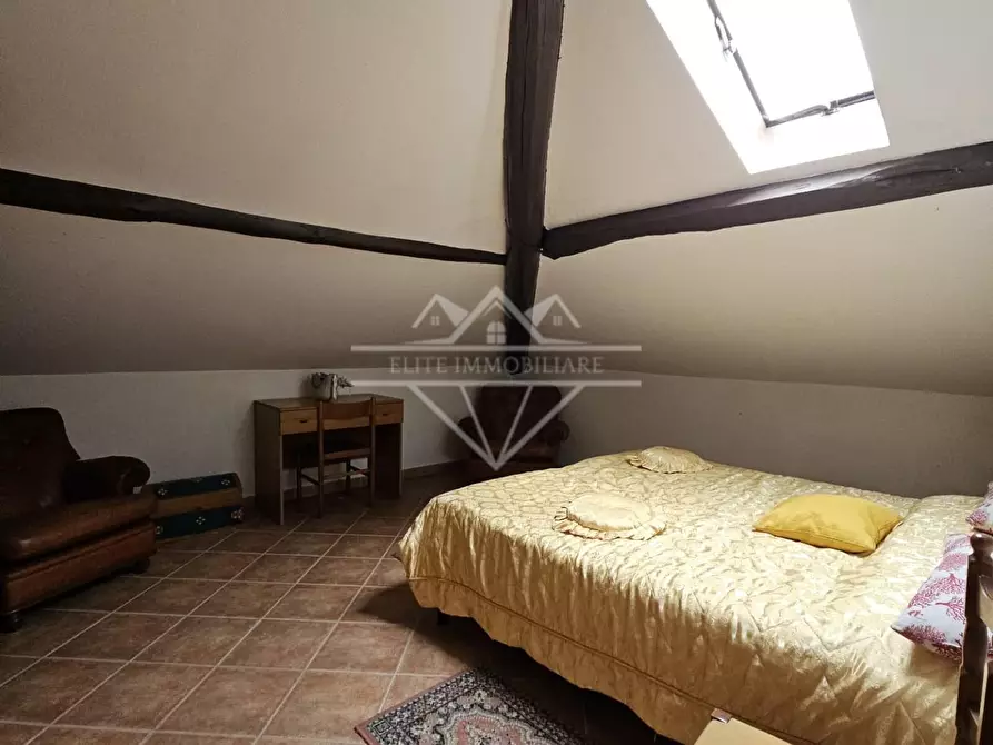 Immagine 11 di Casa indipendente in vendita  a Carrara