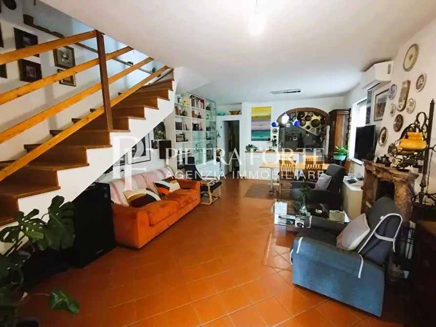 Immagine 11 di Casa semindipendente in vendita  a Pietrasanta
