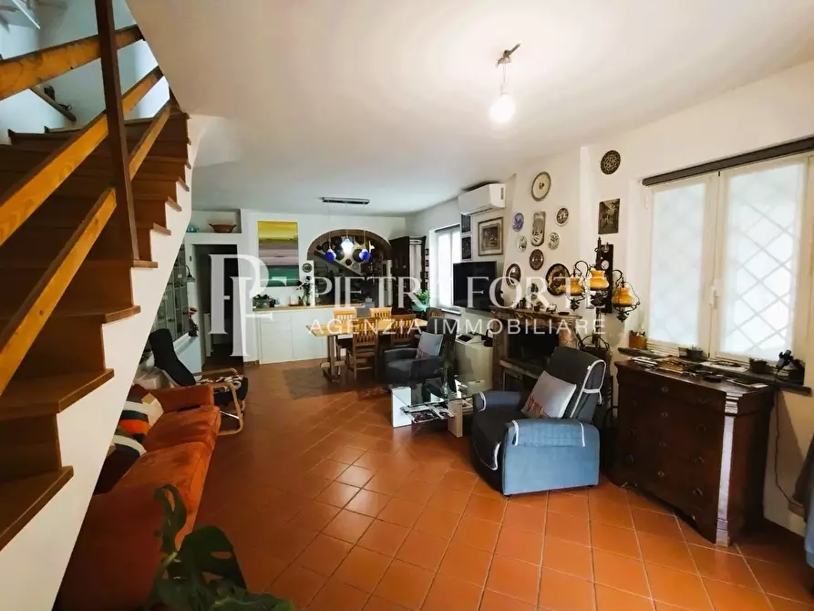 Immagine 12 di Casa semindipendente in vendita  a Pietrasanta