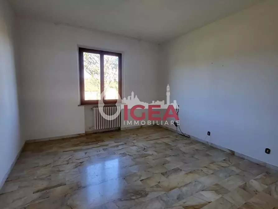 Immagine 10 di Villa in vendita  a Colle Di Val D'elsa