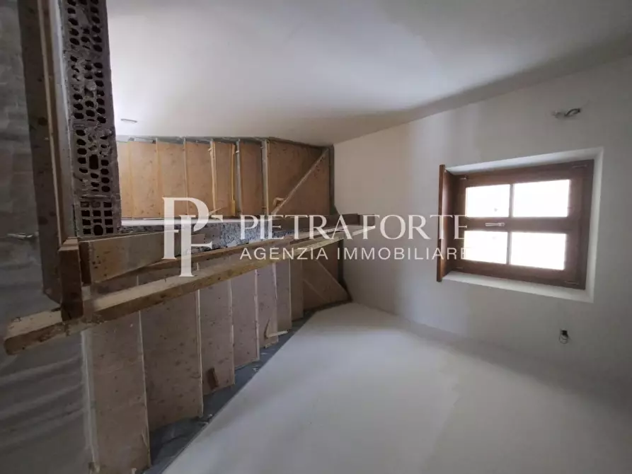 Immagine 7 di Rustico / casale in vendita  a Pietrasanta