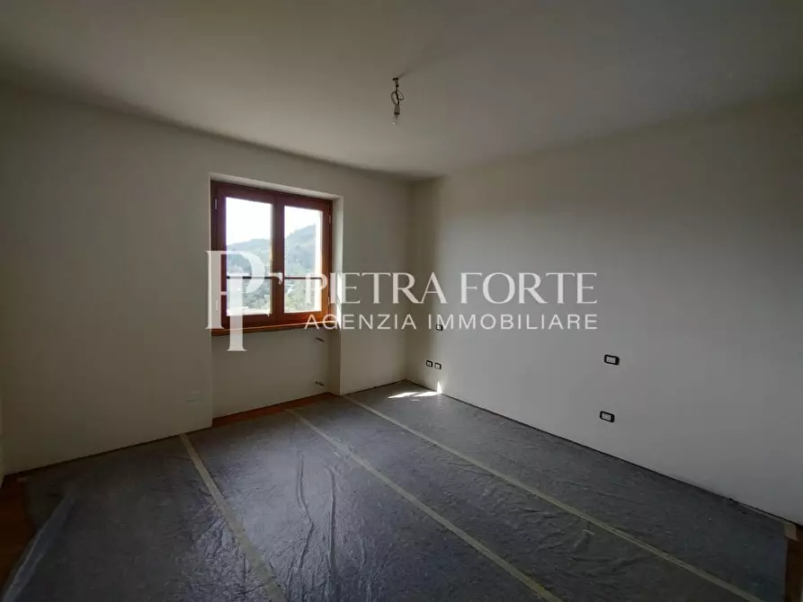 Immagine 14 di Rustico / casale in vendita  a Pietrasanta