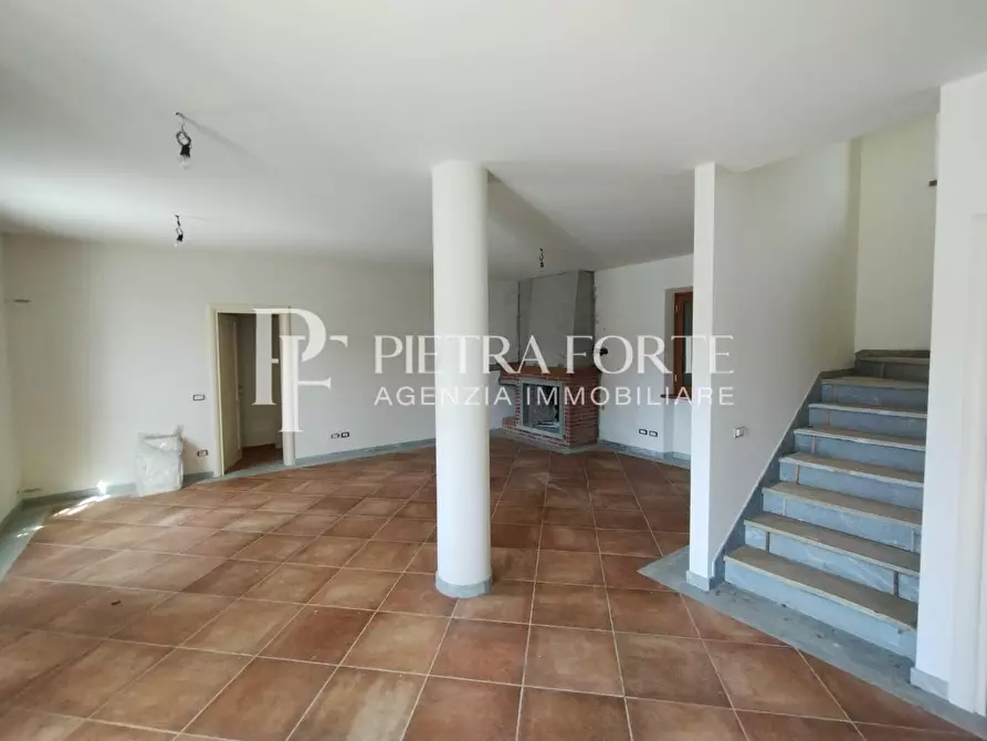 Immagine 17 di Rustico / casale in vendita  a Pietrasanta