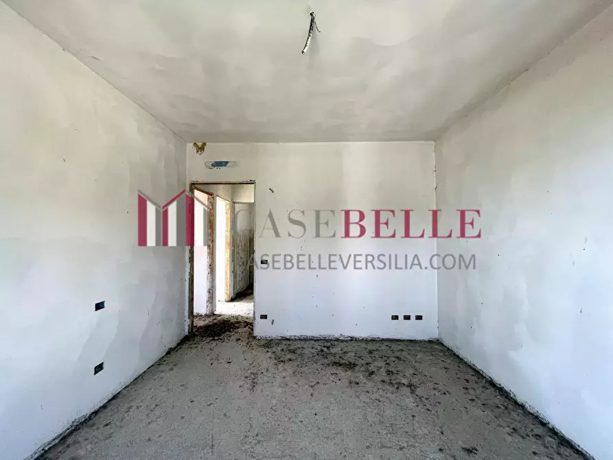Immagine 28 di Casa bifamiliare in vendita  a Camaiore