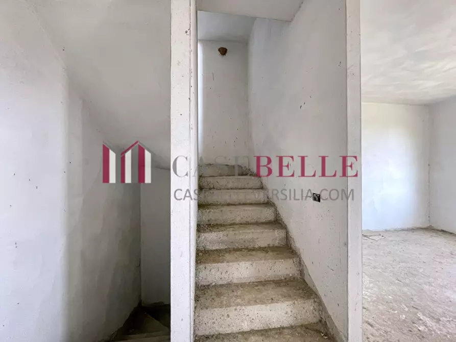 Immagine 10 di Casa bifamiliare in vendita  a Camaiore