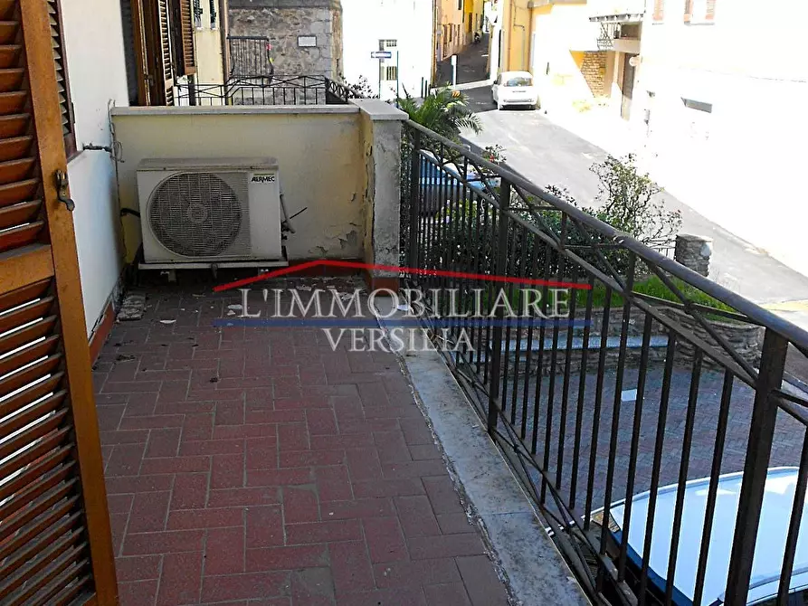 Immagine 14 di Ufficio in vendita  a Montignoso