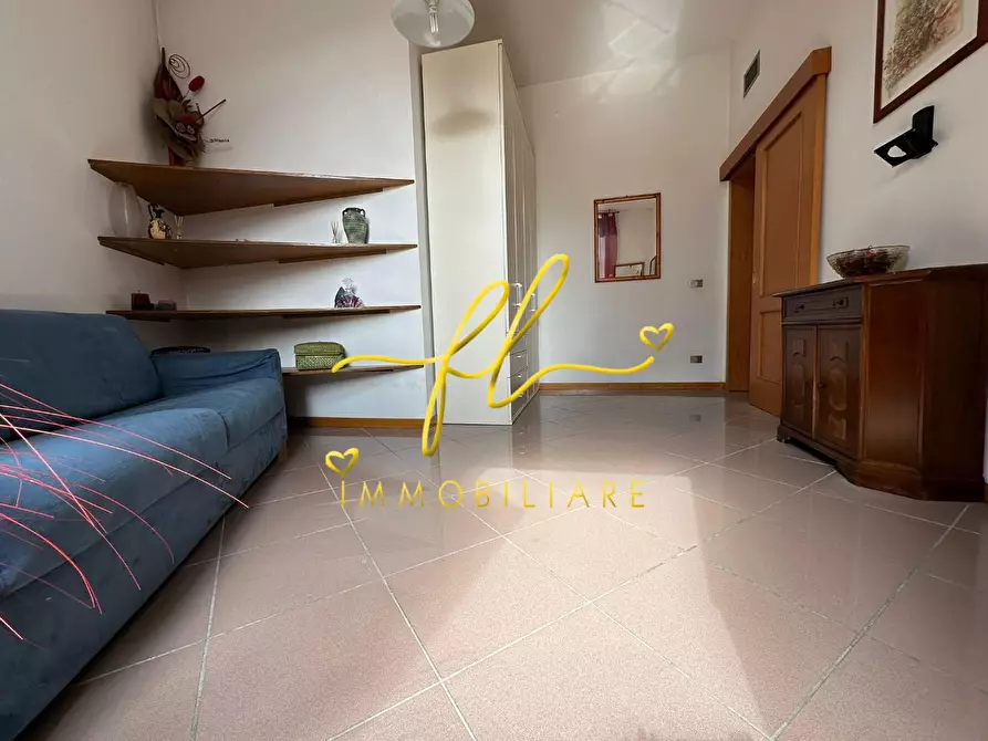 Immagine 2 di Appartamento in vendita  a Livorno