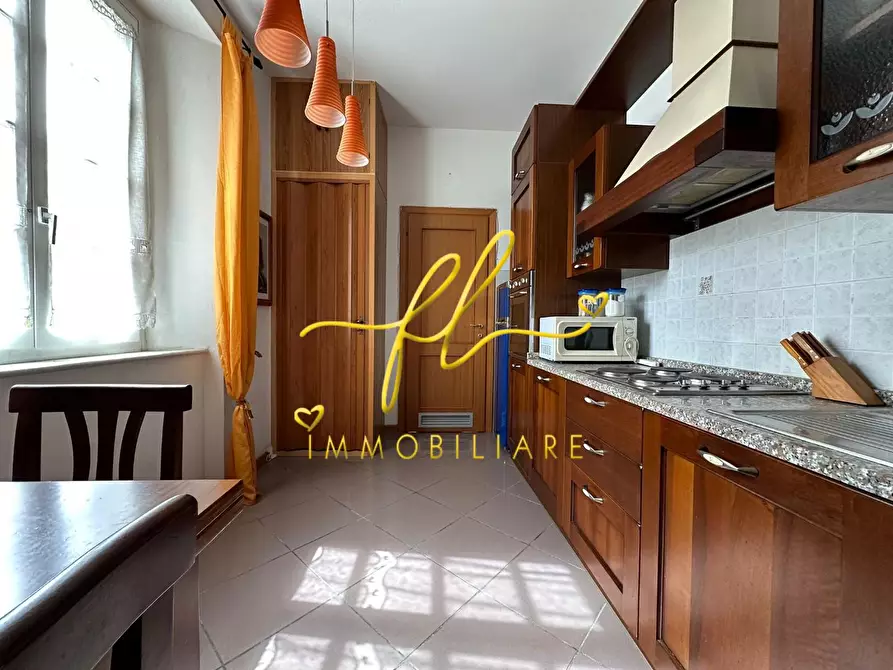 Immagine 5 di Appartamento in vendita  a Livorno