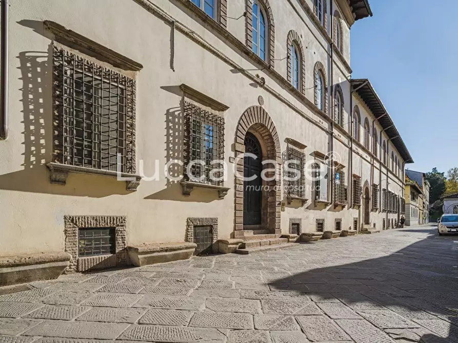 Immagine 27 di Appartamento in vendita  a Lucca