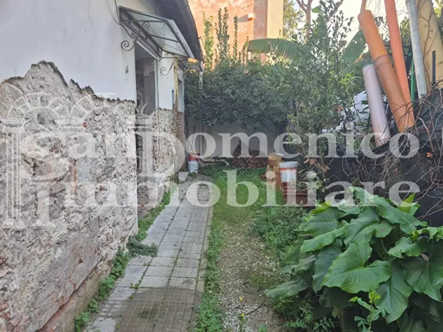 Immagine 3 di Villa in vendita  a Pisa