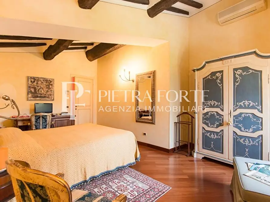 Immagine 35 di Casa colonica in vendita  a Pietrasanta