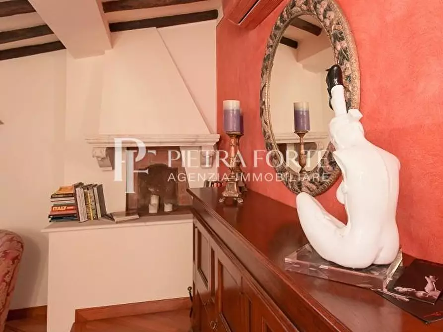 Immagine 81 di Casa colonica in vendita  a Pietrasanta