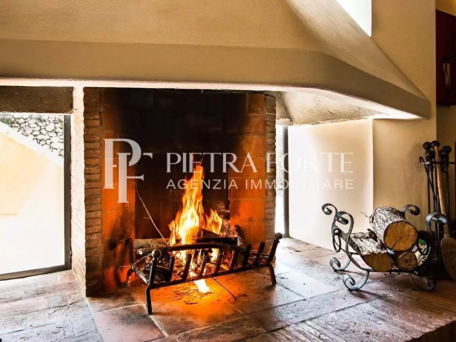 Immagine 104 di Casa colonica in vendita  a Pietrasanta