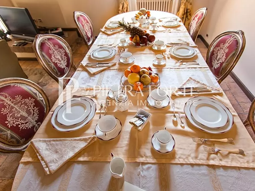 Immagine 21 di Casa colonica in vendita  a Pietrasanta