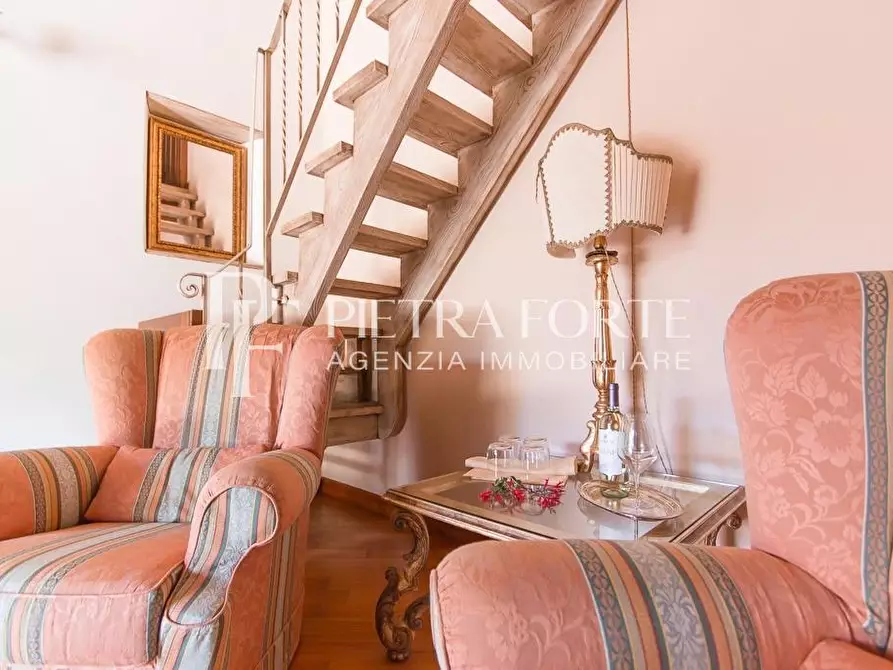 Immagine 24 di Casa colonica in vendita  a Pietrasanta