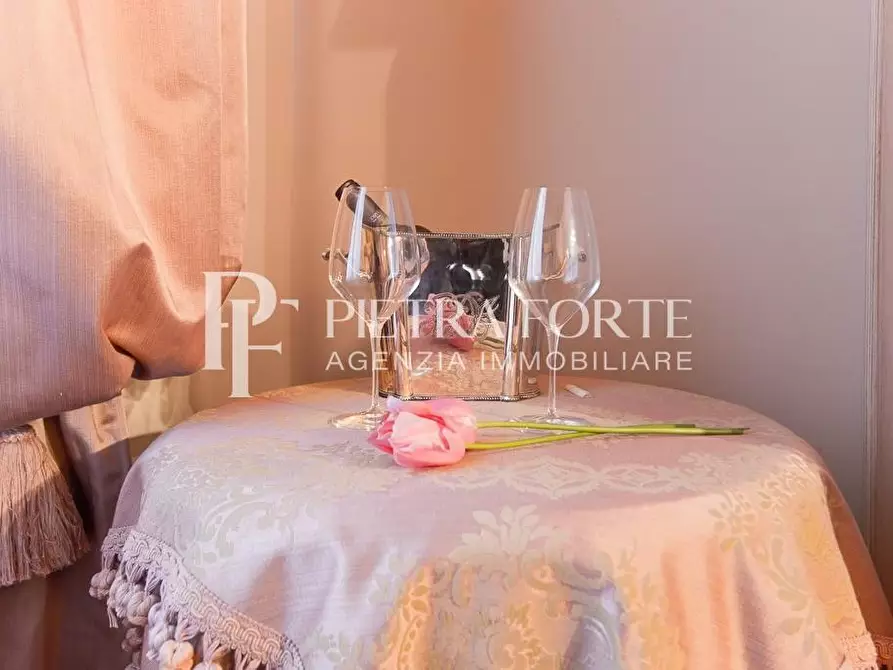 Immagine 72 di Casa colonica in vendita  a Pietrasanta