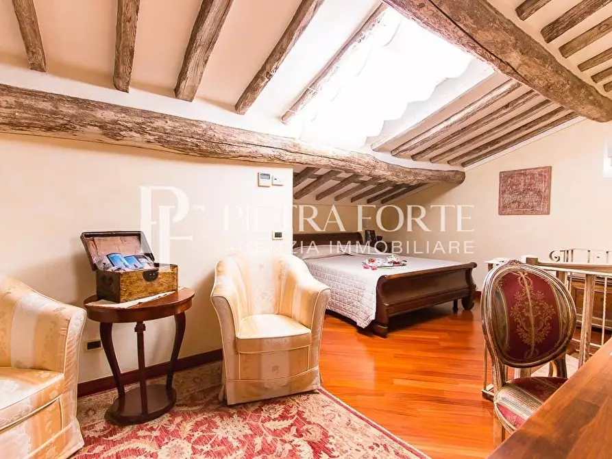 Immagine 100 di Casa colonica in vendita  a Pietrasanta