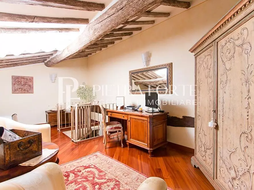 Immagine 55 di Casa colonica in vendita  a Pietrasanta