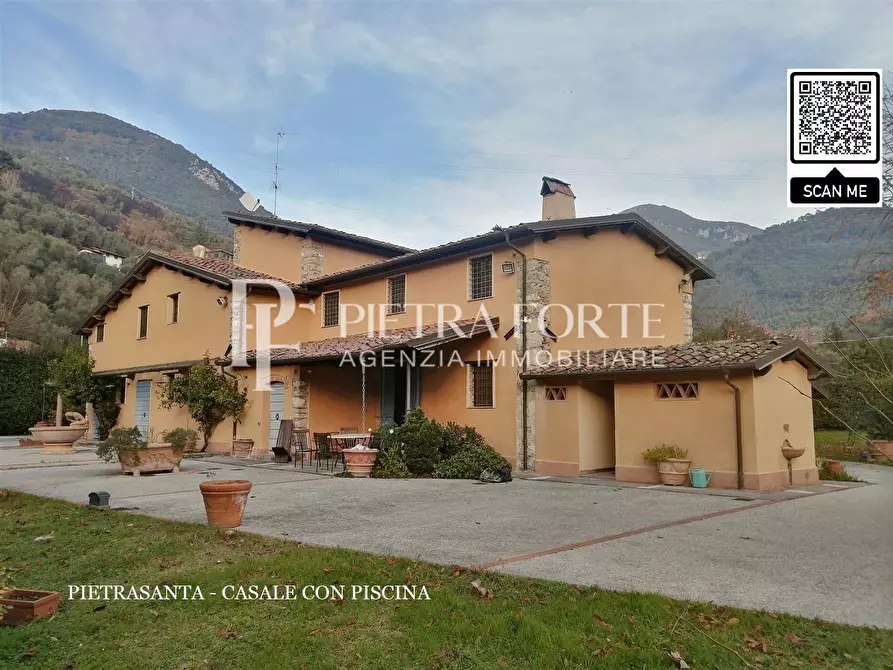 Immagine 117 di Casa colonica in vendita  a Pietrasanta