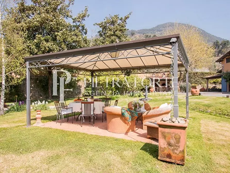 Immagine 84 di Casa colonica in vendita  a Pietrasanta
