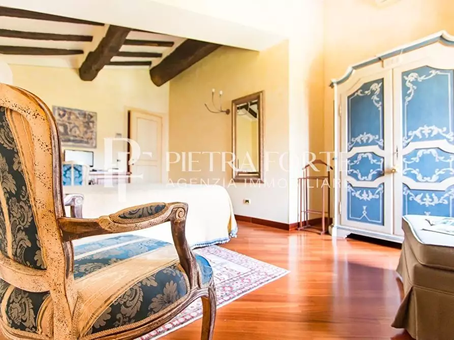 Immagine 30 di Casa colonica in vendita  a Pietrasanta