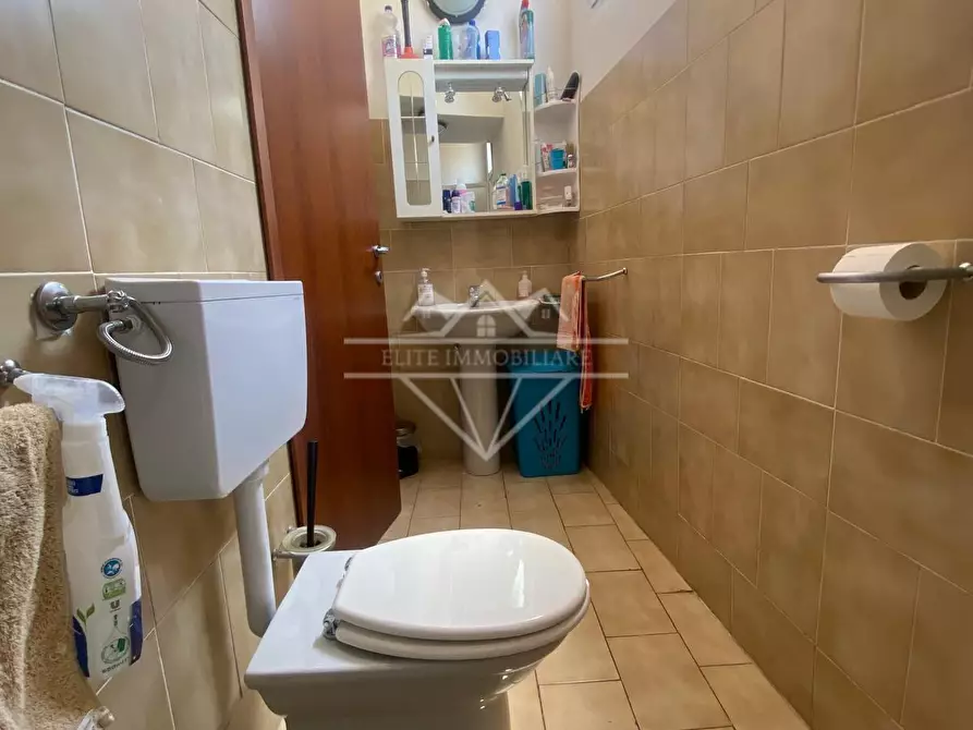 Immagine 13 di Appartamento in vendita  a Carrara