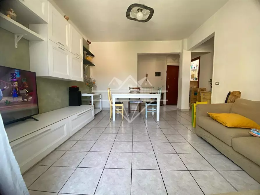 Immagine 2 di Appartamento in vendita  a Carrara