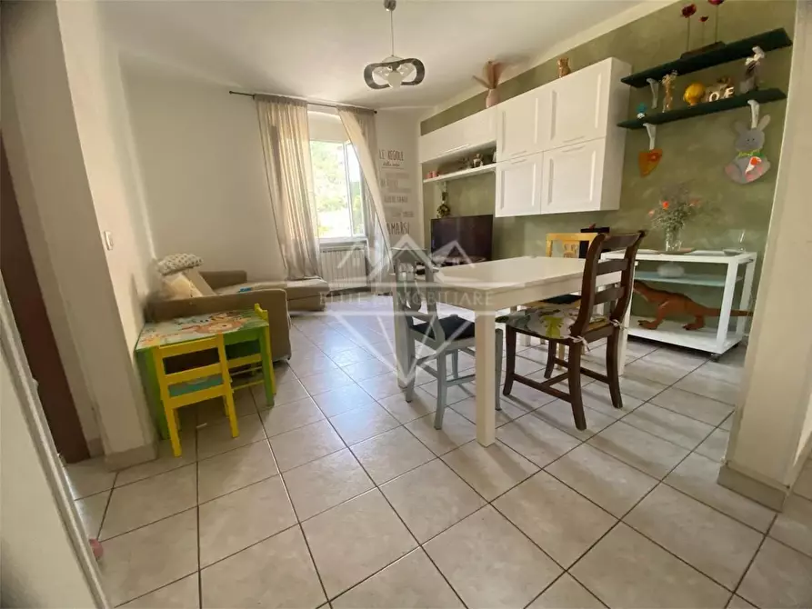 Immagine 3 di Appartamento in vendita  a Carrara