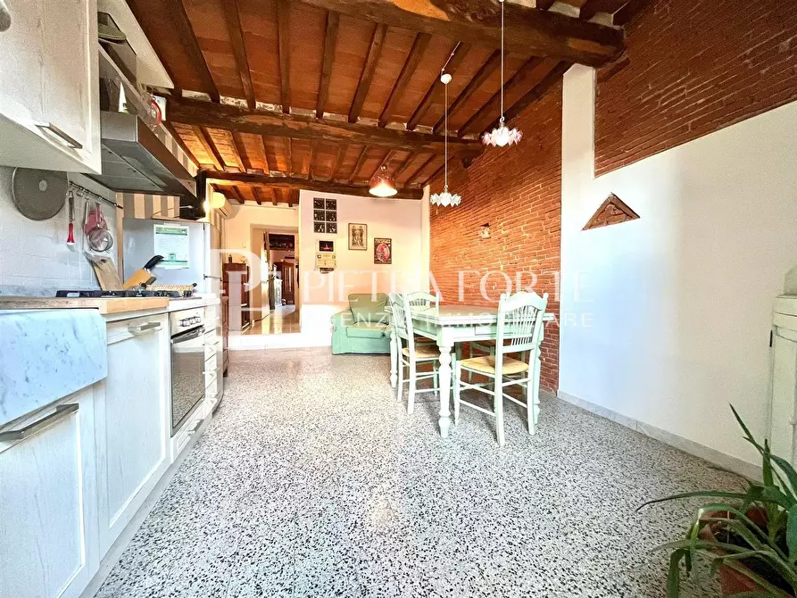 Immagine 4 di Appartamento in vendita  a Pietrasanta