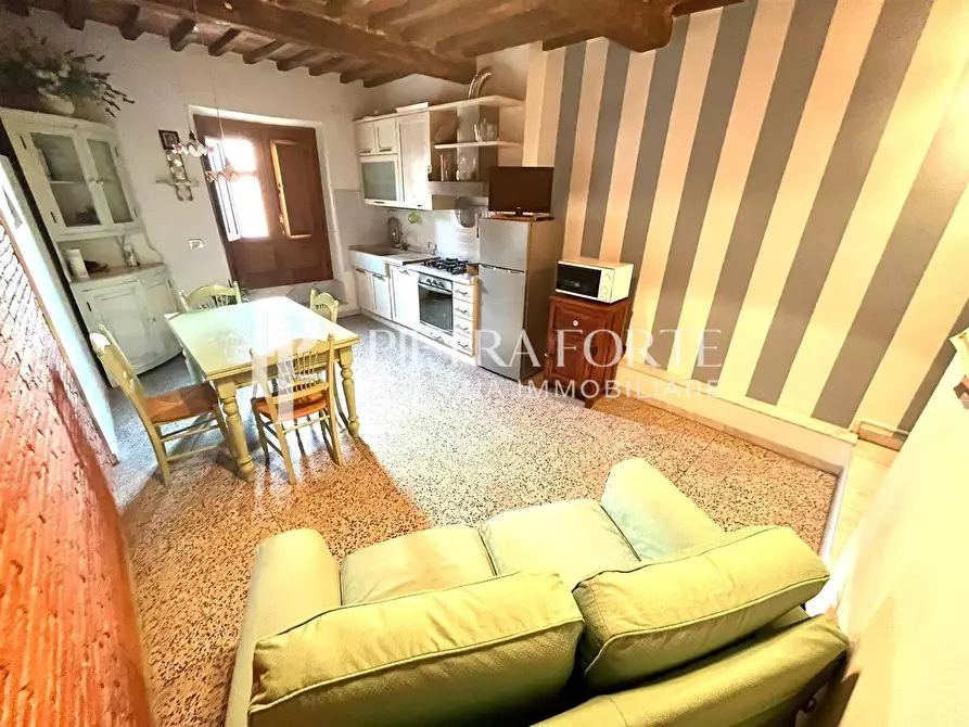 Immagine 2 di Appartamento in vendita  a Pietrasanta