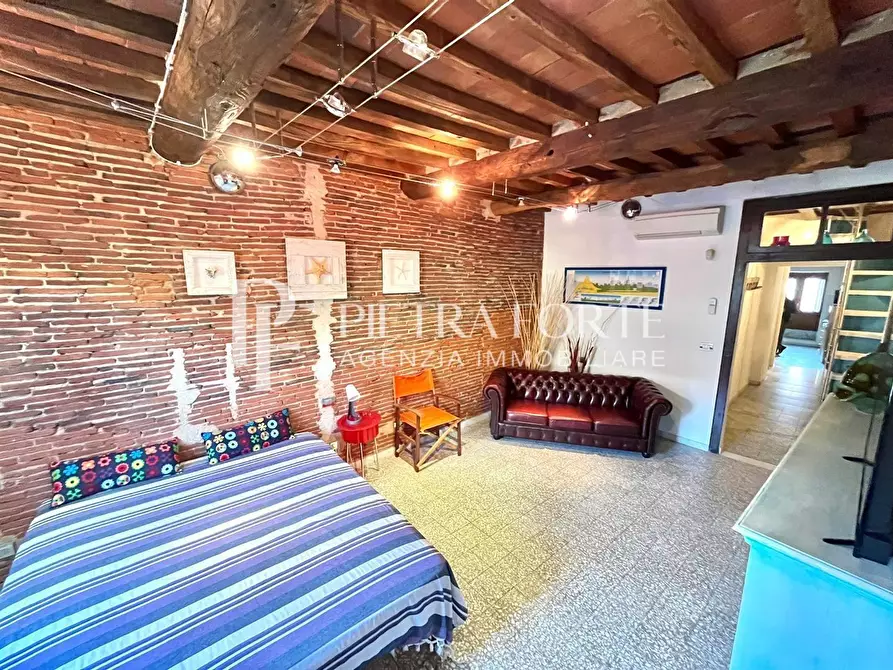 Immagine 5 di Appartamento in vendita  a Pietrasanta