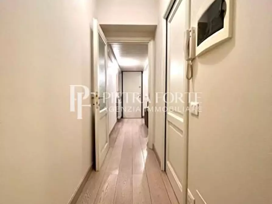 Immagine 8 di Appartamento in vendita  a Viareggio