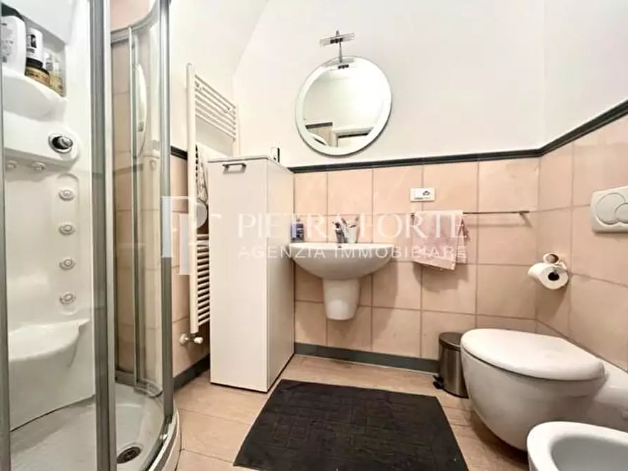 Immagine 12 di Appartamento in vendita  a Viareggio