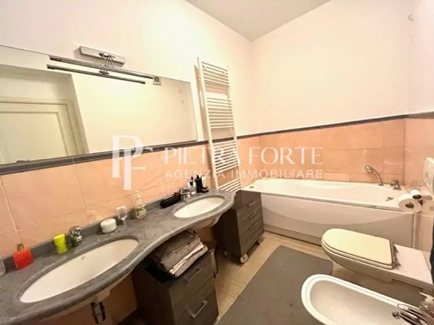 Immagine 15 di Appartamento in vendita  a Viareggio