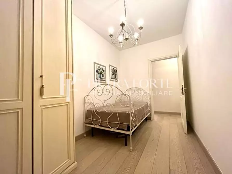 Immagine 13 di Appartamento in vendita  a Viareggio