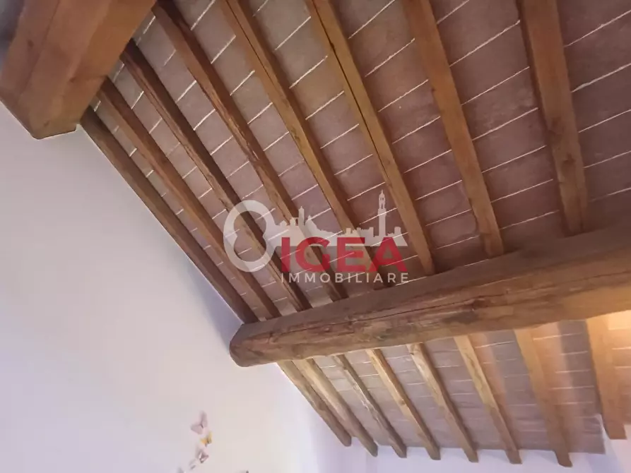 Immagine 11 di Appartamento in vendita  a San Gimignano