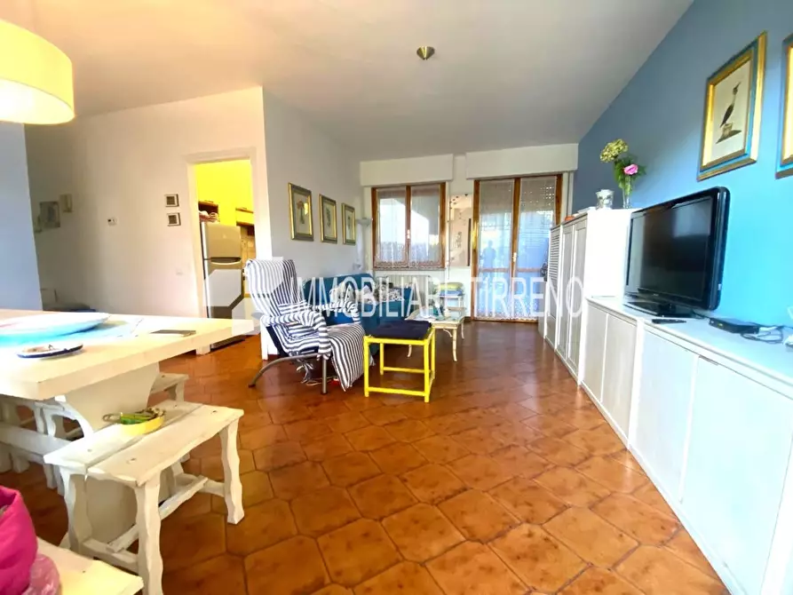 Immagine 3 di Appartamento in vendita  a Massa