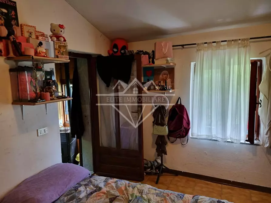 Immagine 23 di Casa indipendente in vendita  a Massa