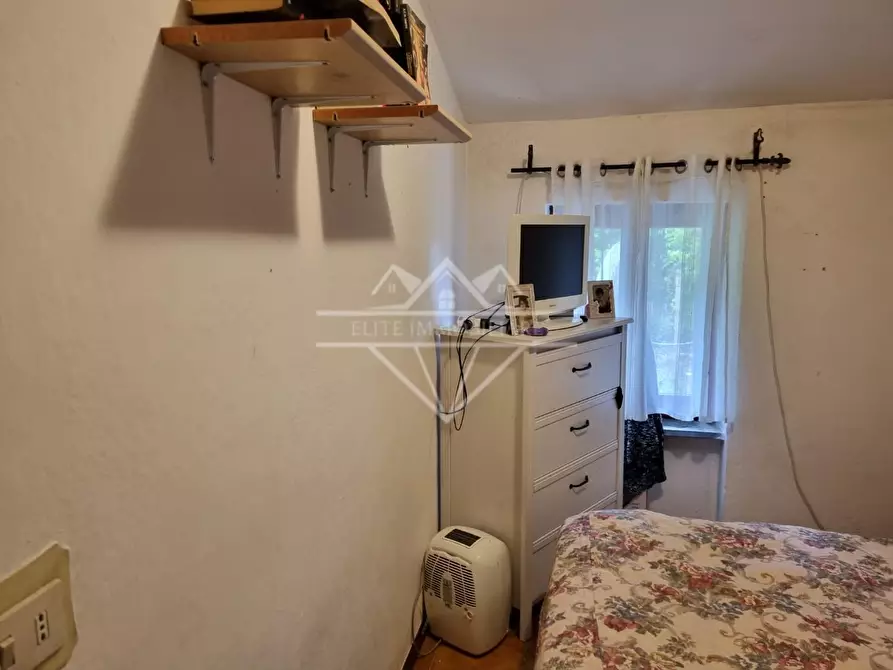 Immagine 21 di Casa indipendente in vendita  a Massa