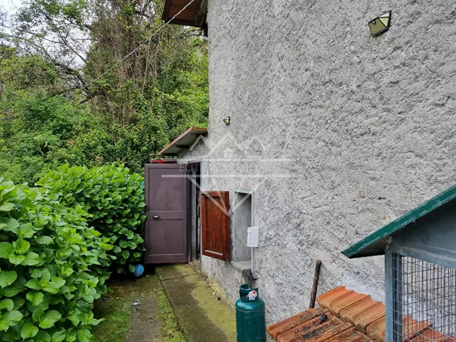 Immagine 11 di Casa indipendente in vendita  a Massa