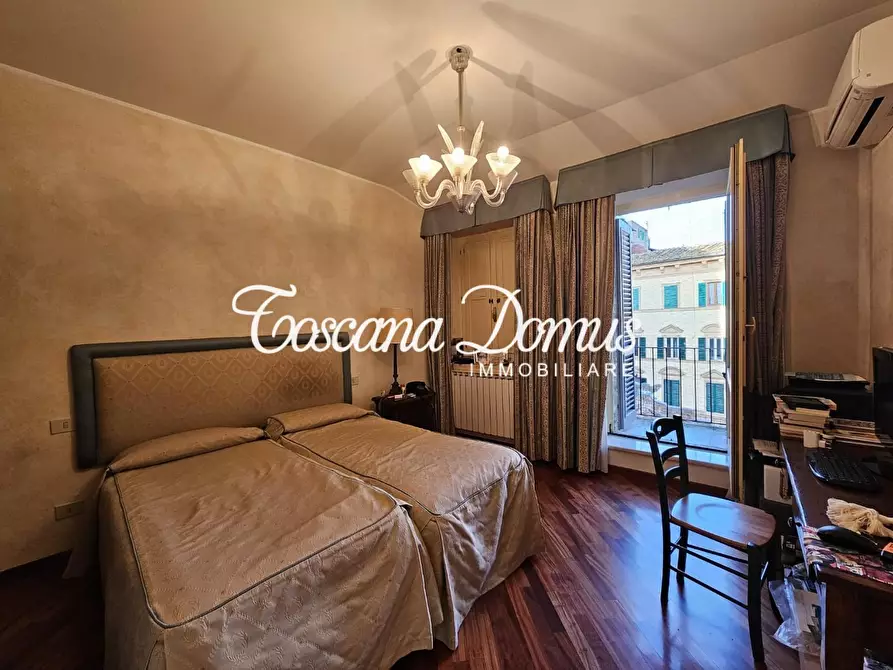 Immagine 17 di Mansarda in vendita  a Siena