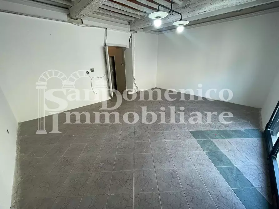 Immagine 3 di Negozio in affitto  a Cascina