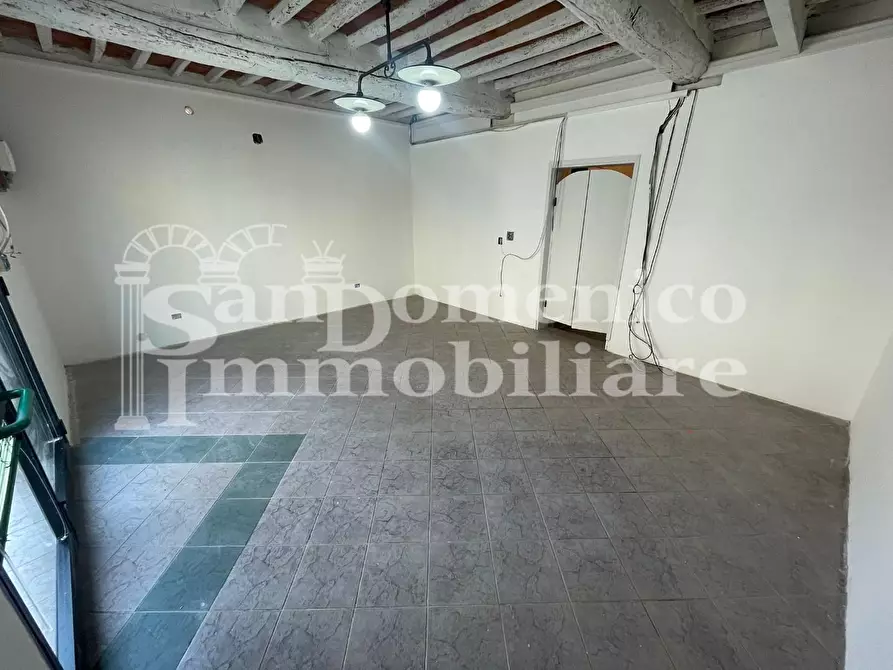 Immagine 2 di Negozio in affitto  a Cascina