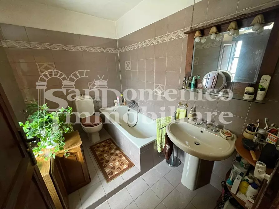 Immagine 57 di Villa in vendita  a Calci