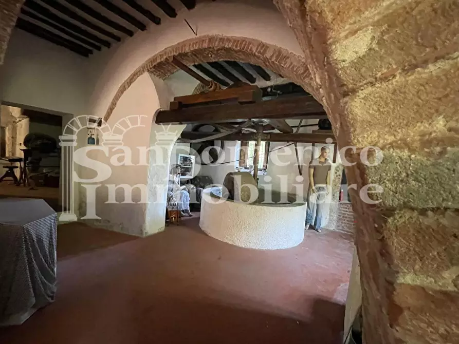 Immagine 21 di Villa in vendita  a Calci